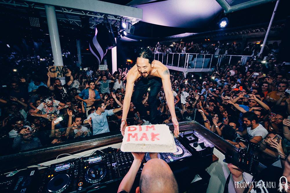Steve Aoki cake