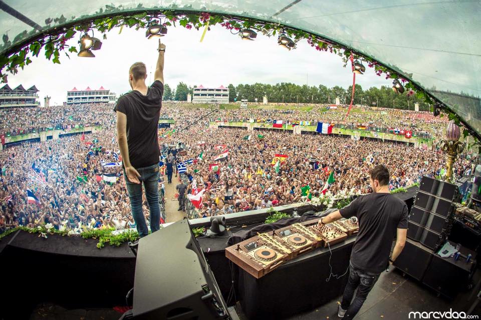 remixes: Dimitri Vegas Eparrei and Like Mike, Diplo