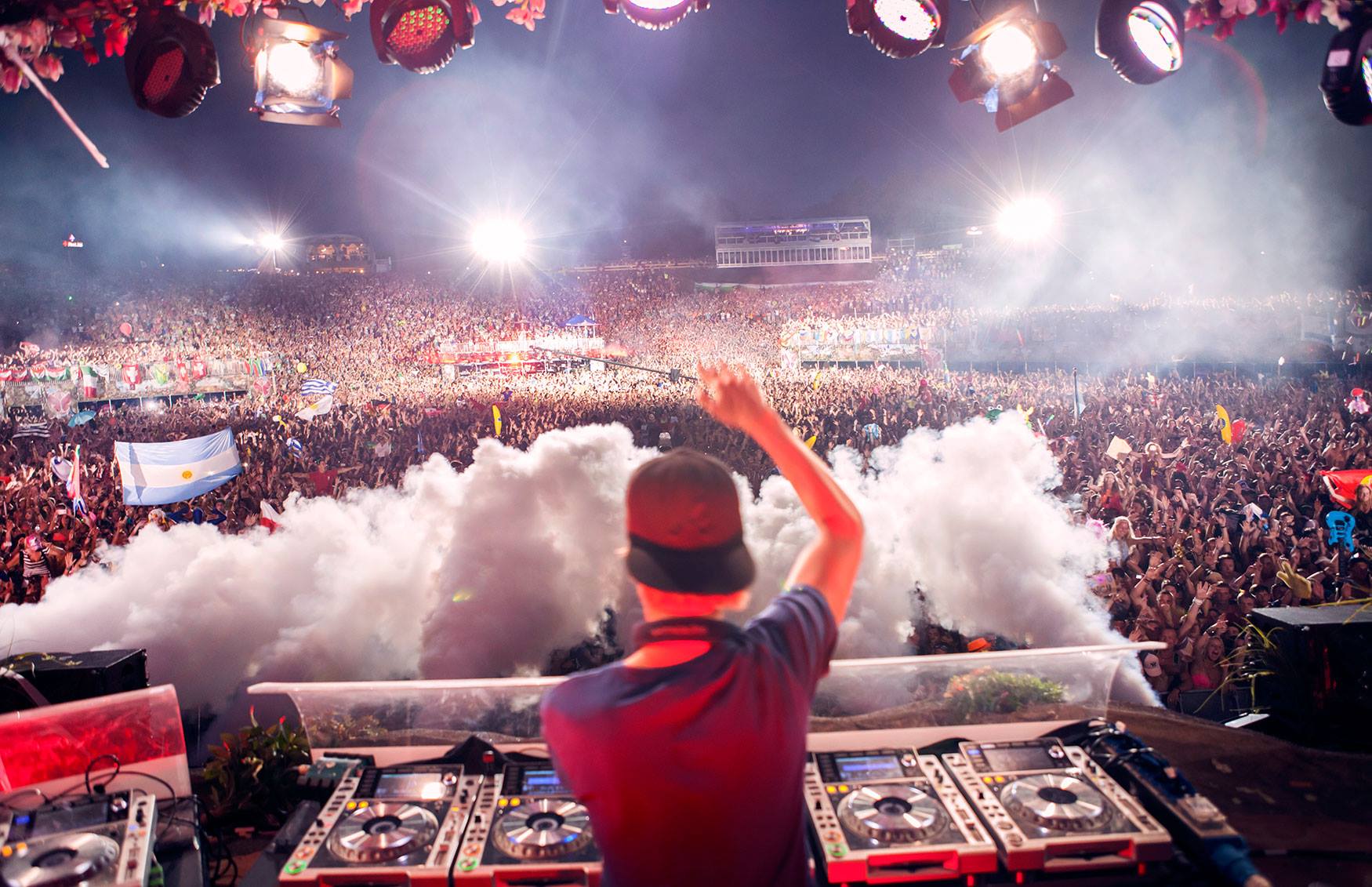 TOP EDM DJ のAVICII(アヴィーチー)が2015年10月来日! TokyoEDM
