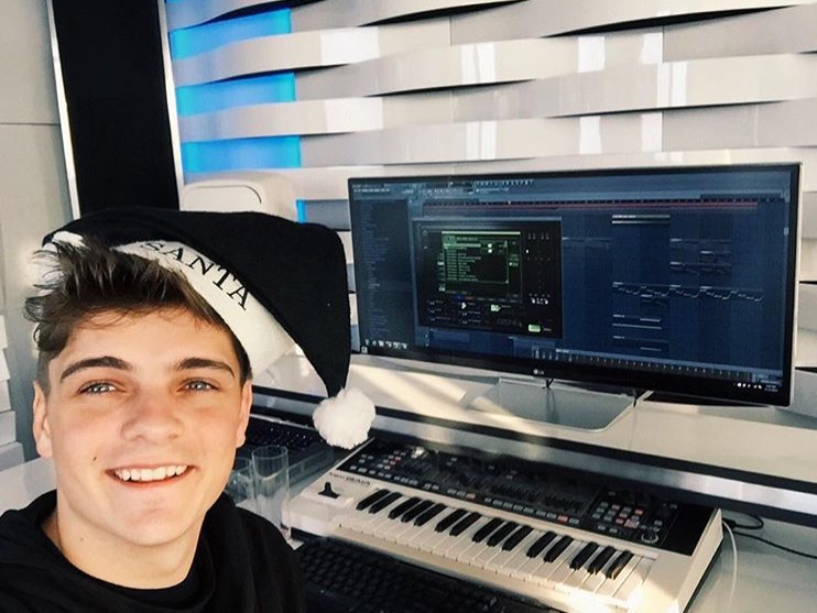 Martin Garrix Merry Christmas